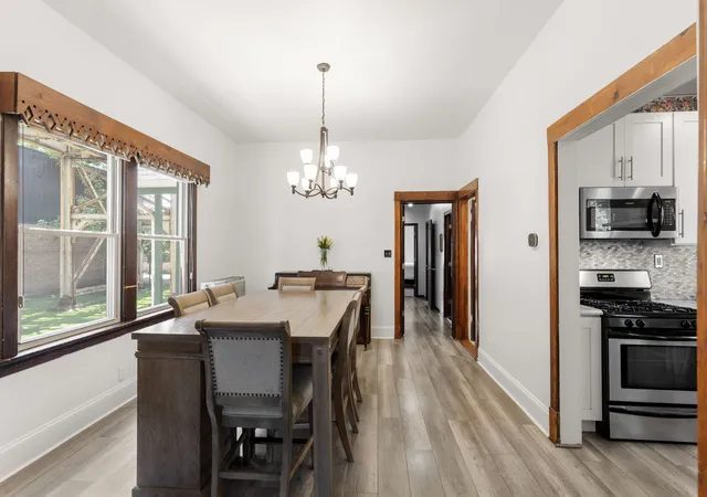 Homes for sale in Chicago, IL | 1819 W Cornelia Ave, Chicago, IL 60657 | MLS# 12656155