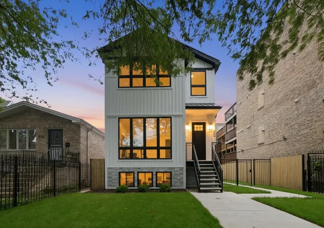 Homes for sale in Chicago, IL | (Undisclosed), Chicago, IL 60618 | MLS# 12656436