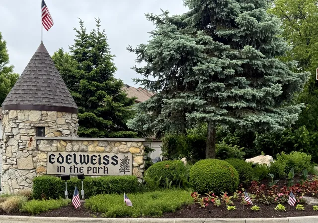 Homes for sale in Palos Park, IL | 11716 S Black Forest Ln, Palos Park, IL 60464 | MLS# 12656473