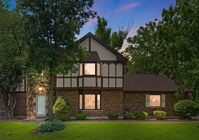 Homes for sale in Palos Park, IL | 11716 S Black Forest Ln, Palos Park, IL 60464 | MLS# 12656473