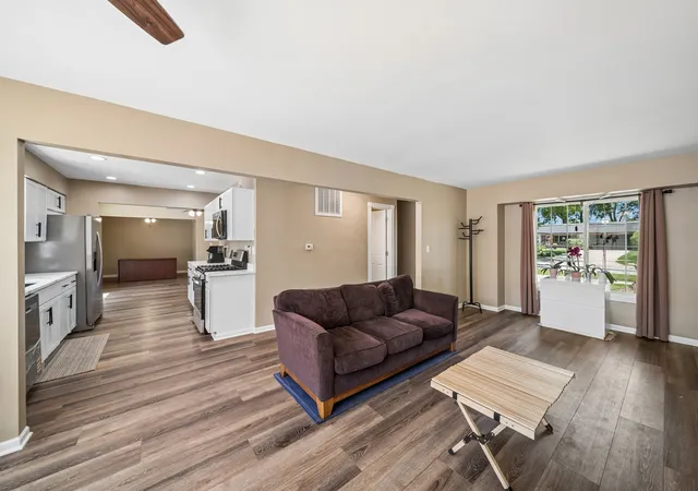 4th image of 319 W Central Ave, Lombard, IL 60148 | MLS# 12656518