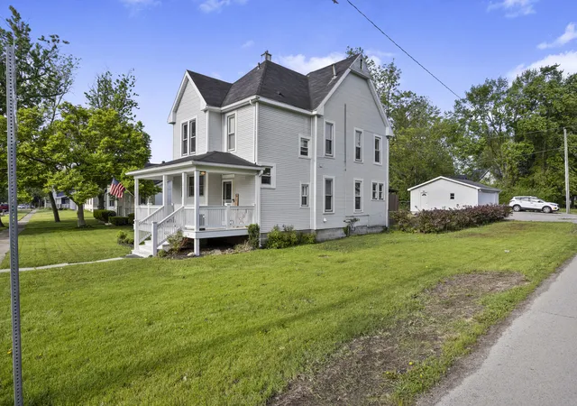 Homes for sale in Grant Park, IL | 211 N Maple St, Grant Park, IL 60940 | MLS# 12656542