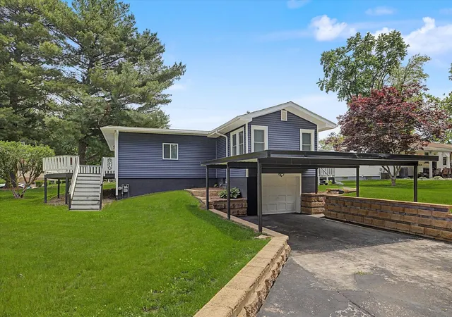 3rd image of 4210 E Park Ln, Decatur, IL 62521 | MLS# 12656761