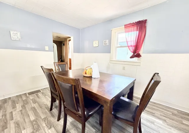 Homes for sale in Streator, IL | 1304 N Everett St, Streator, IL 61364 | MLS# 12656774