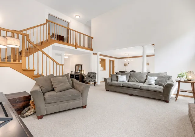 3rd image of 2255 Durand Dr, Downers Grove, IL 60515 | MLS# 12656793