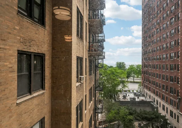 2nd image of 1755 E 55Th St, Chicago, IL 60615