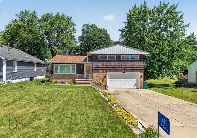 Homes for sale in Streator, IL | 416 W Bluff St, Streator, IL 61364 | MLS# 12656798