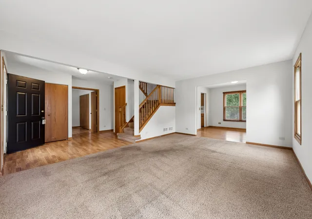 Photo 3 of Single family home for sale at 859 Big Bear Trl, Cary, IL 60013 | MLS# 12656833 | Listing updated on 2026-09-22
