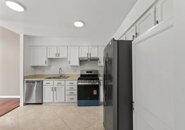 3rd image of 1008 Rockport Dr #1008, Carol Stream, IL 60188 | MLS# 12656868