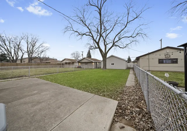 13th image of 12809 S May St, Calumet Park, IL 60827 | MLS# 12656871
