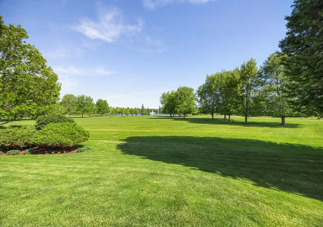 5th image of 40W082 Fox Mill Blvd, St. Charles, IL 60175 | MLS# 12656933
