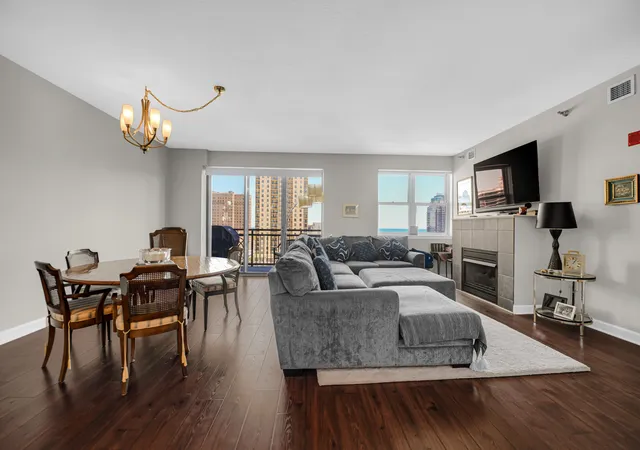 Homes for sale in Chicago, IL | 5 E 14Th Pl #1204, Chicago, IL 60605 | MLS# 12656938