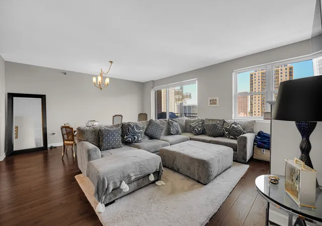 Homes for sale in Chicago, IL | 5 E 14Th Pl #1204, Chicago, IL 60605 | MLS# 12656938