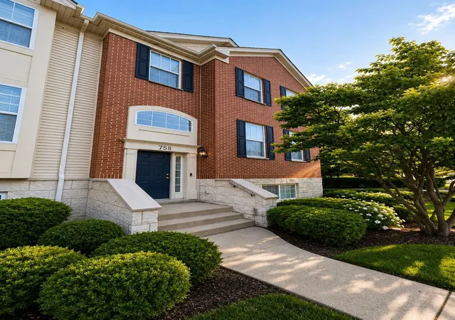3rd image of 758 Lambert Ln #97-6, Bartlett, IL 60103 | MLS# 12656944