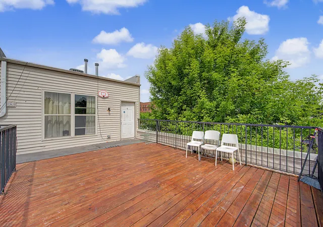2nd image of 915 S Kedzie Ave, Chicago, IL 60612