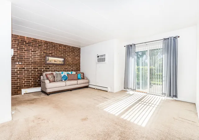 3rd image of 154 E Bailey Rd, Naperville, IL 60565