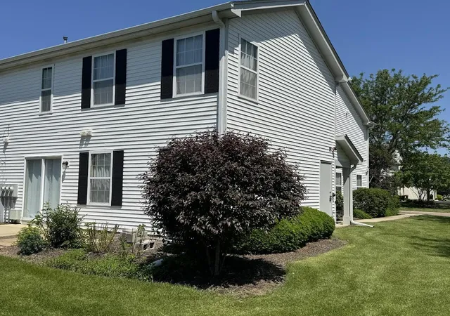 2nd image of 2497 Frost Dr, Aurora, IL 60503