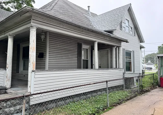 Photo 2 of Single family home for sale at 620 E Noleman St, Centralia, IL 62801 | MLS# 12657014 | Listing updated on 2026-06-09