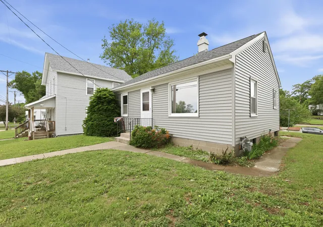 Homes for sale in Rock Island, IL | 2506 17th St, Rock Island, IL 61201 | MLS# 12657024