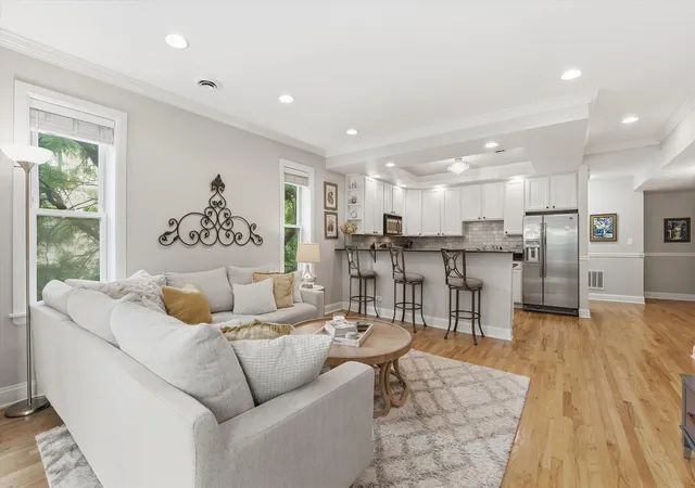 5th image of 4121 N Sheridan Rd #2N, Chicago, IL 60613 | MLS# 12657064