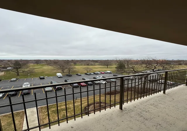 Homes for sale in Chicago, IL | 6933 N Kedzie Ave #615, Chicago, IL 60645 | MLS# 12657098