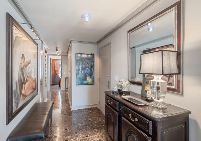 3rd image of 1410 N State Pkwy N #22B, Chicago, IL 60610 | MLS# 12657113