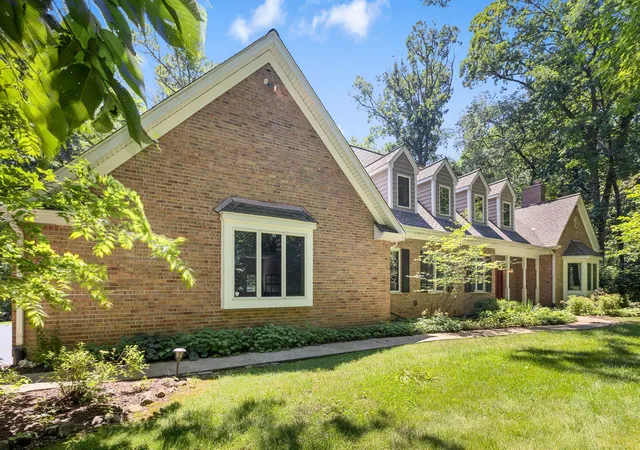 Photo 3 of Single family home for sale at 37w305 Crane Rd, St. Charles, IL 60175 | MLS# 12657160 | Listing updated on 2026-09-12