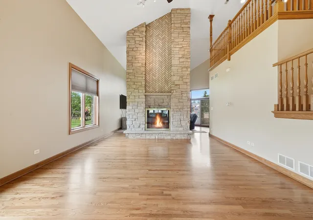 3rd image of 408 Siesta Dr, New Lenox, IL 60451 | MLS# 12657189