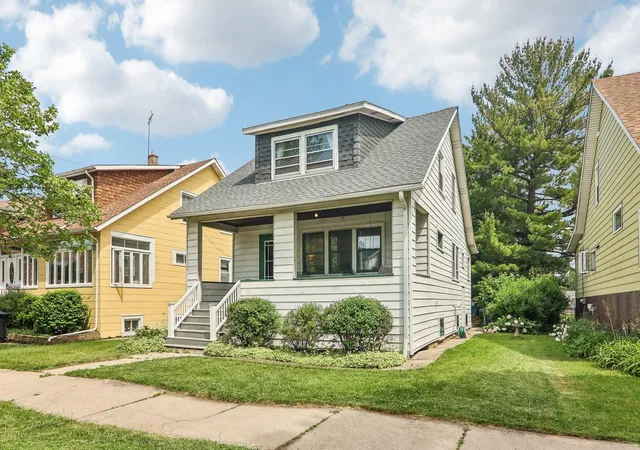 Homes for sale in Chicago, IL | 7256 W Thorndale Ave, Chicago, IL 60631 | MLS# 12657212