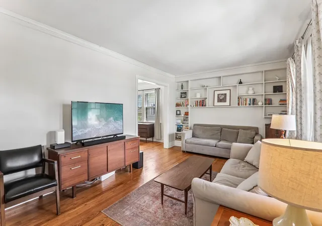 Homes for sale in Chicago, IL | 7256 W Thorndale Ave, Chicago, IL 60631 | MLS# 12657212