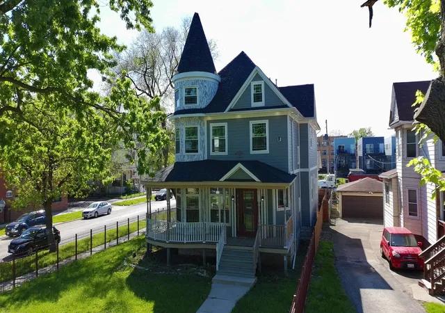 3rd image of 600 N Pine Ave, Chicago, IL 60644 | MLS# 12657280