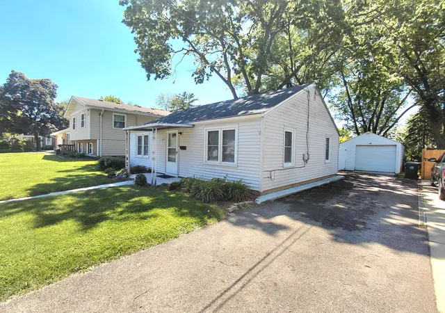 Homes for sale in Batavia, IL | 415 S Van Buren St, Batavia, IL 60510 | MLS# 12657295
