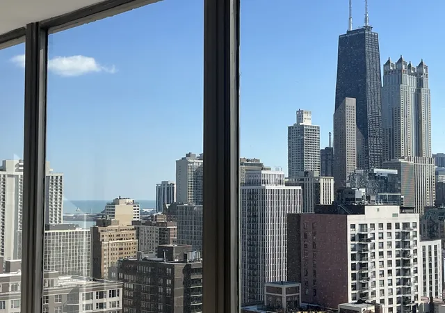 Homes for sale in Chicago, IL | 1355 N Sandburg Ter #2801, Chicago, IL 60610 | MLS# 12657336