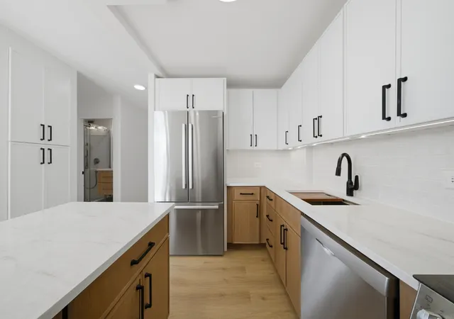 Homes for sale in Chicago, IL | 1355 N Sandburg Ter #2801, Chicago, IL 60610 | MLS# 12657336