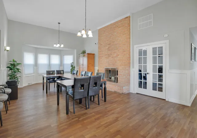 2nd image of 5500 Carriageway Dr, Rolling Meadows, IL 60008