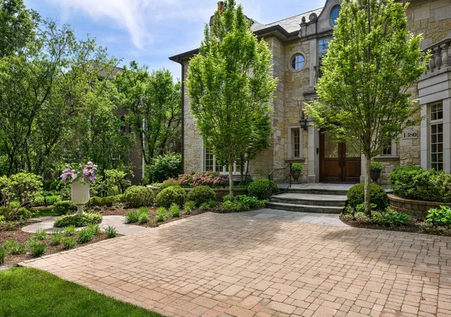 3rd image of 1380 Westmoor Trl, Winnetka, IL 60093 | MLS# 12657418