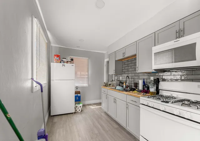 Photo 3 of Single family home for sale at 2120 Grenshaw St, Rockford, IL 61101 | MLS# 12657514 | Listing updated on 2026-09-21