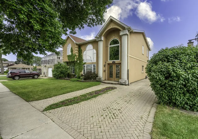 Homes for sale in Harwood Heights, IL | 7305 W Foster Ave, Harwood Heights, IL 60706 | MLS# 12657527