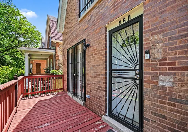 Homes for sale in Chicago, IL | 850 N Keystone Ave, Chicago, IL 60651 | MLS# 12657541