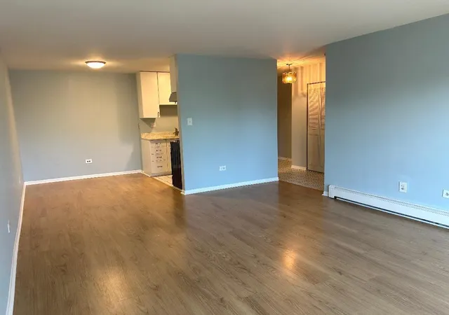 Listing Photo 3 - Condo for sale in building located at 8970 N Parkside Ave, Des Plaines, IL 60016 - Unit #416