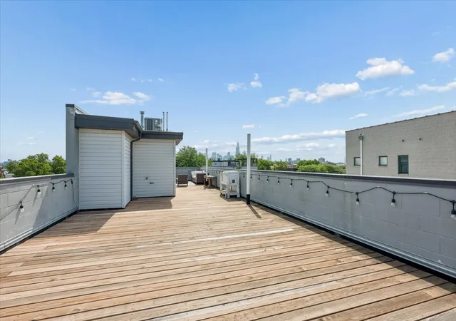 Homes for sale in Chicago, IL | 529 N Claremont Ave #3, Chicago, IL 60612 | MLS# 12657615