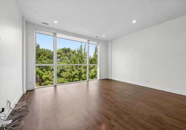 Homes for sale in Chicago, IL | 529 N Claremont Ave, Chicago, IL 60612