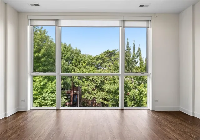 Homes for sale in Chicago, IL | 529 N Claremont Ave, Chicago, IL 60612