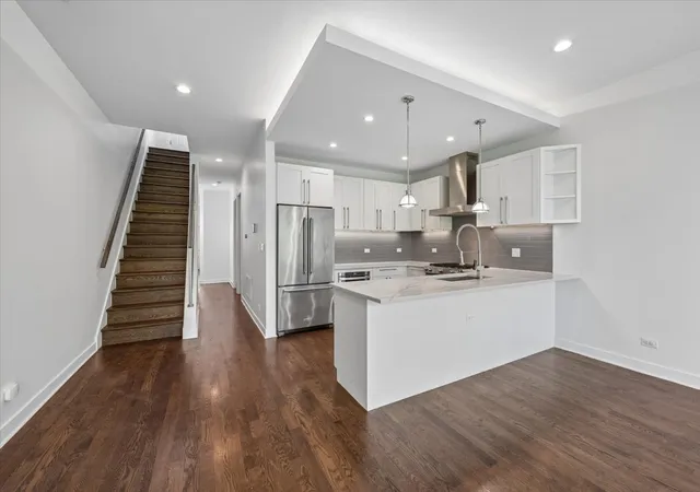 Homes for sale in Chicago, IL | 529 N Claremont Ave, Chicago, IL 60612