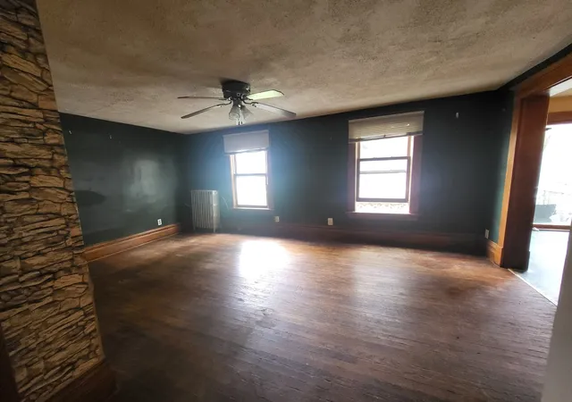 Photo 3 of Sale Pending at 900 W Jackson St, Ottawa, IL 61350 | MLS# 12657684 | Listing updated on 2026-09-23
