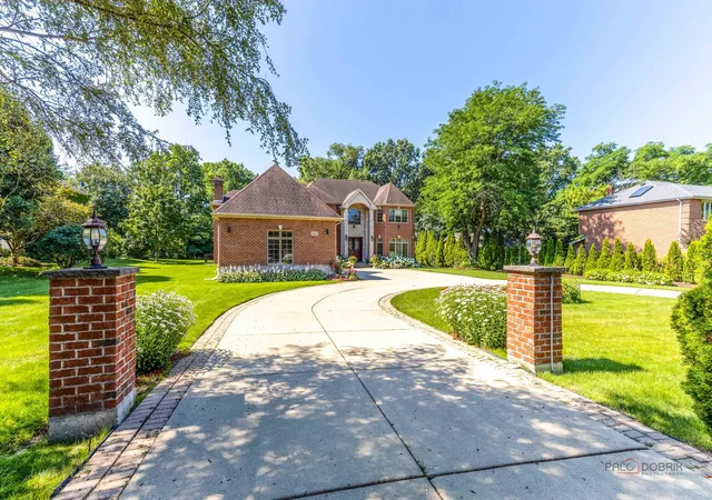 Homes for sale in Glenview, IL | 3445 Pynsky Rd, Glenview, IL 60026 | MLS# 12657706