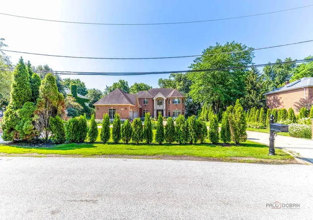 Homes for sale in Glenview, IL | 3445 Pynsky Rd, Glenview, IL 60026 | MLS# 12657706