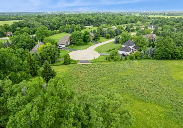 Homes for sale in Crystal Lake, IL | 1417426012 Bridlewood Ln, Crystal Lake, IL 60012 | MLS# 12657733