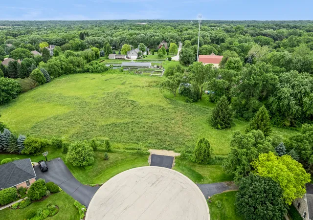 Homes for sale in Crystal Lake, IL | 1417426012 Bridlewood Ln, Crystal Lake, IL 60012 | MLS# 12657733