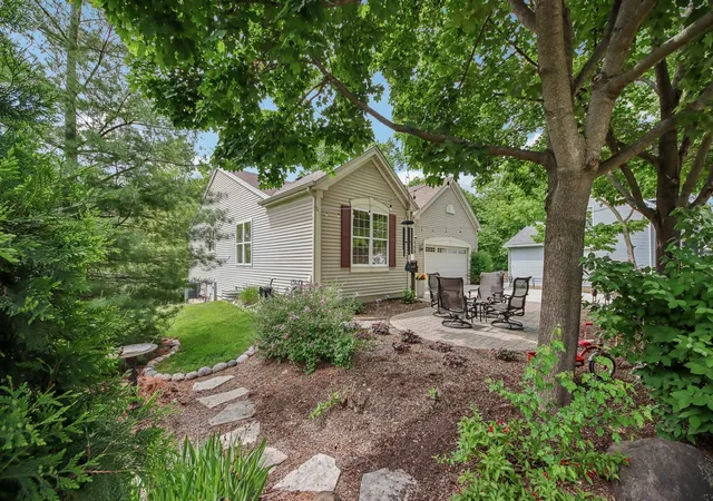 3rd image of 150 Forest Ave, Fox Lake, IL 60020 | MLS# 12657809